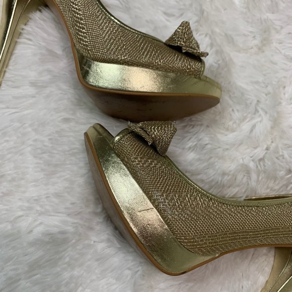 Zara Gold Heels with Bow Detail - Picture 8 of 8